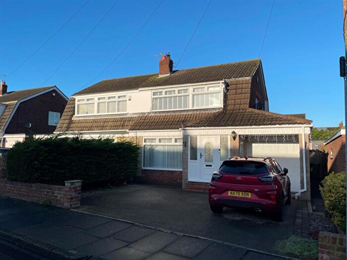 3 Bedroom Semi Detached House For Sale In Hollinghill Road, Holywell, Whitley Bay, NE25