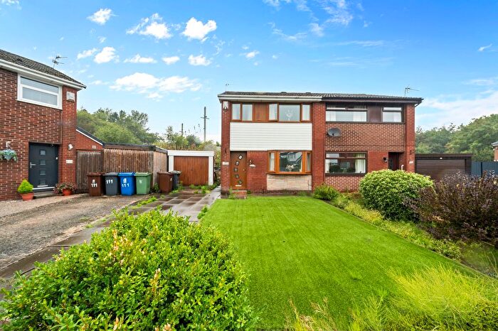 3 Bedroom Semi-detached House For Sale In Stratton Drive, Platt Bridge, WN2