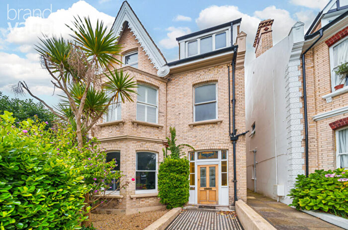 2 Bedroom Flat To Rent In Wilbury Gardens, Hove, East Sussex, BN3