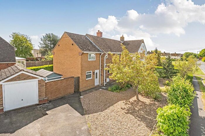 3 Bedroom Semi-Detached House For Sale In Tennyson Gardens, Horncastle, Lincs, LN9