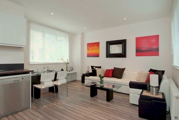 2 Bedroom Flat To Rent In Bride Lane, London, EC4Y