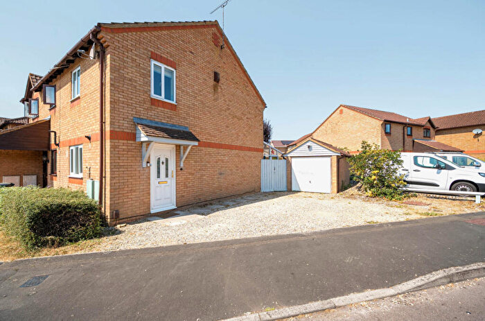 2 Bedroom End Of Terrace House For Sale In Hampton Drive, Grange Park, Swindon, SN5