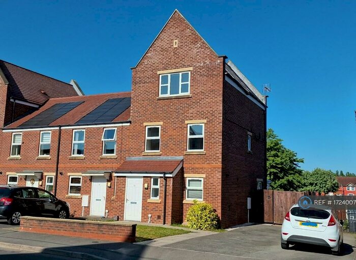 4 Bedroom End Of Terrace House To Rent In Church Drive, Mansfield, NG20