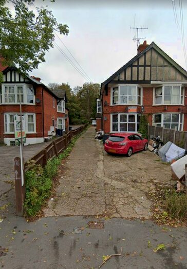 1 Bedroom Semi-Detached House To Rent In West Wycombe Road, HP12