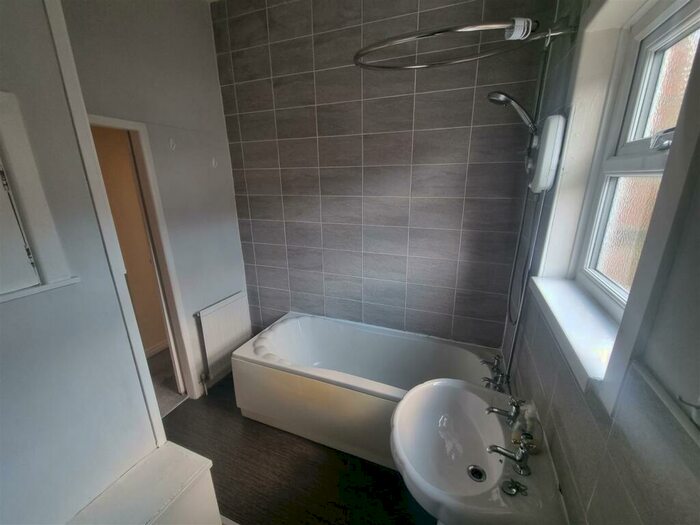 2 Bedroom End Of Terrace House To Rent In Croft Street, Stalybridge, SK15