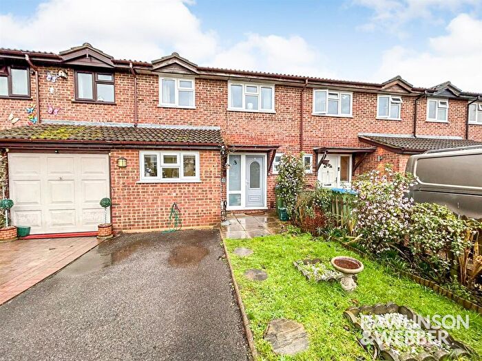 3 Bedroom Terraced House For Sale In Dunvegan Close, West Molesey, KT8
