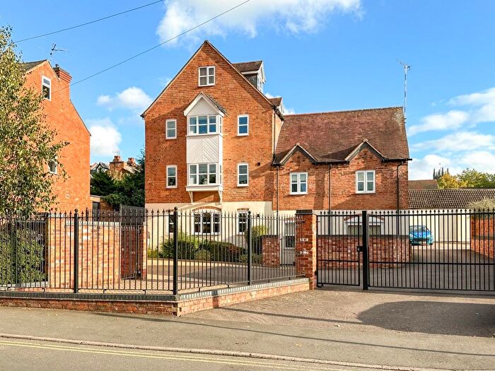 2 Bedroom Flat To Rent In Malthouse Court, Albert Street, Warwick, CV34