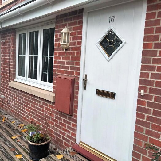 1 Bedroom Flat To Rent In Park Mews, Park Gate, SO31