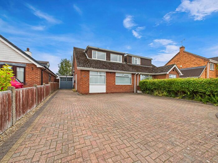 4 Bedroom Semi-Detached House For Sale In Egginton Road, Hilton, DE65
