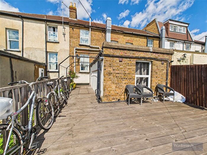 Apartment To Rent In Ewell Road, Surbiton, KT6