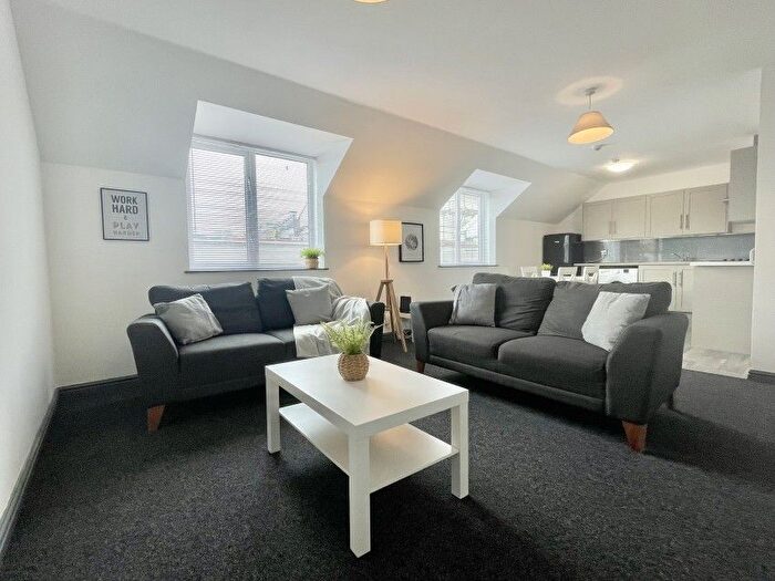 6 Bedroom Flat To Rent In Francis Street, Swansea, SA1