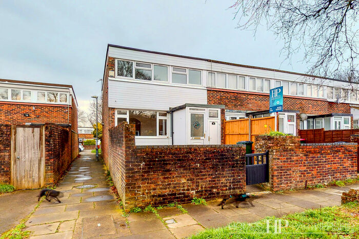 4 Bedroom End Of Terrace House To Rent In Charlock Close, Broadfield, RH11