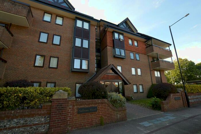 2 Bedroom Flat To Rent In Grassington Road, Eastbourne, BN20