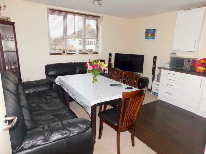 2 Bedroom Apartment To Rent In Sutton Common Road, Sutton, Surrey, SM3