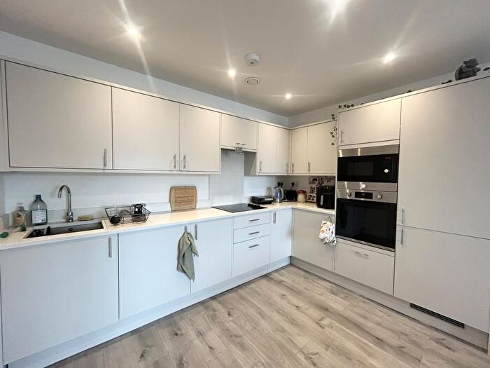 2 Bedroom Flat To Rent In Camberley, Surrey, GU15