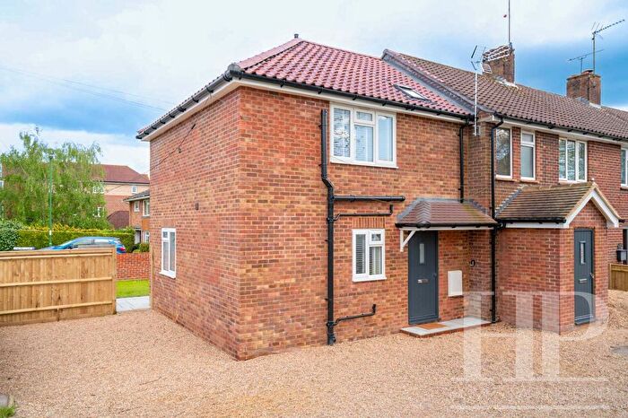 2 Bedroom End Of Terrace House For Sale In Crawley Road, Horsham, RH12