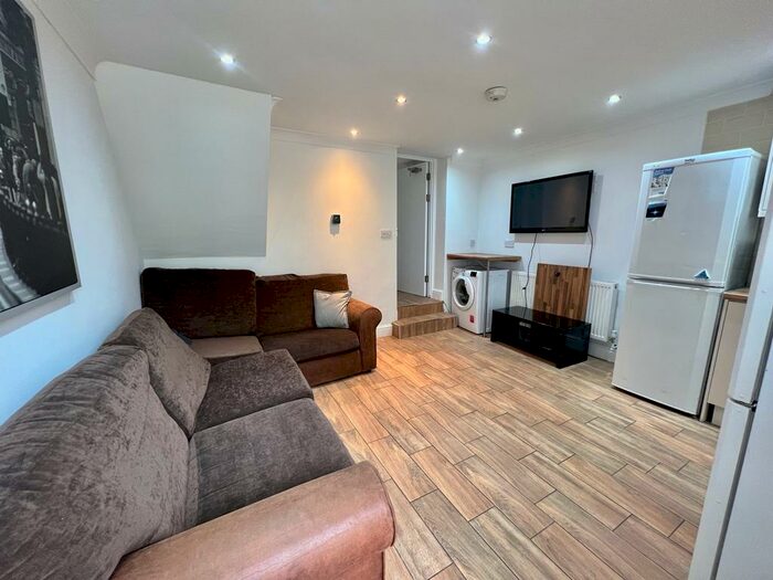 6 Bedroom Terraced House To Rent In Rhymney Street, Cardiff(City), CF24