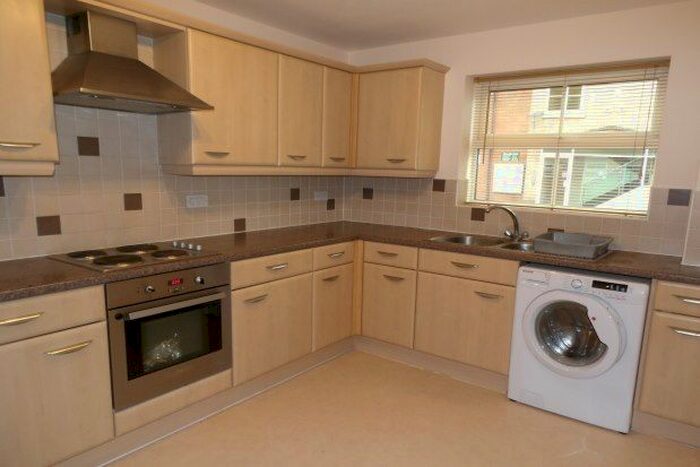 2 Bedroom Flat To Rent In Riverside Drive, Lincoln, LN5