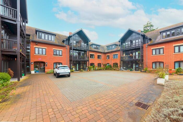 1 Bedroom Flat To Rent In The Broccoli Cloisters, Woolf Drive, Wokingham, RG40