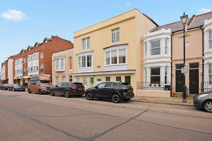 3 Bedroom Terraced House To Rent In Broad Street, Portsmouth, PO1