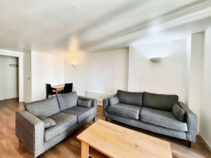 2 Bedroom Flat To Rent In West Point, Wellington Street, Leeds, West Yorkshire, LS1