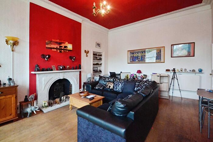 2 Bedroom Flat For Sale In Minto Street, Edinburgh, Midlothian, EH9