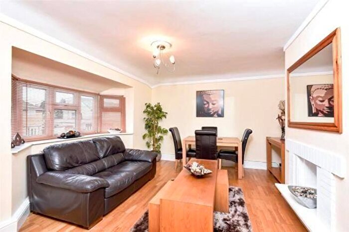 1 Bedroom Flat For Sale In Orchard Way, Beckenham, BR3