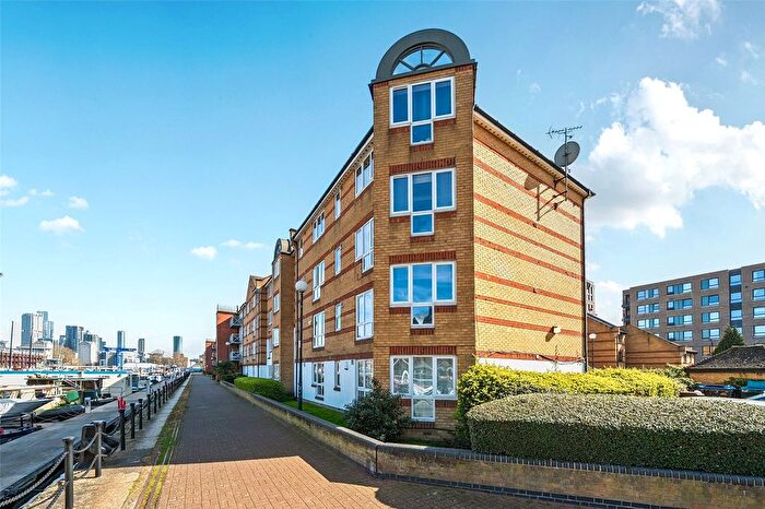 1 Bedroom Flat For Sale In Transom Close, Surrey Docks, SE16