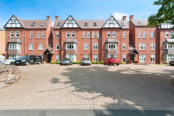 2 Bedroom Flat For Sale In Wake Green Road, Birmingham, West Midlands, B13