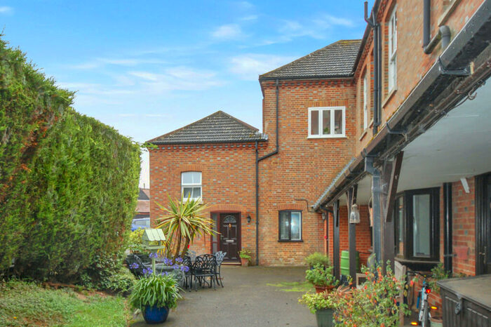 2 Bedroom Mews For Sale In Lyne Drive, Rusper Road, Capel, RH5