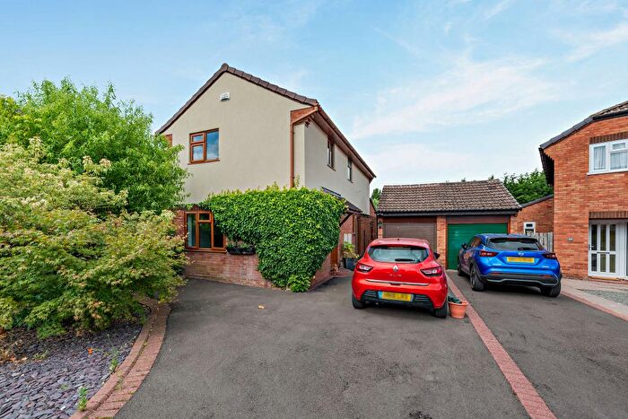 4 Bedroom Detached House For Sale In Falcon Close, Nuneaton, CV11