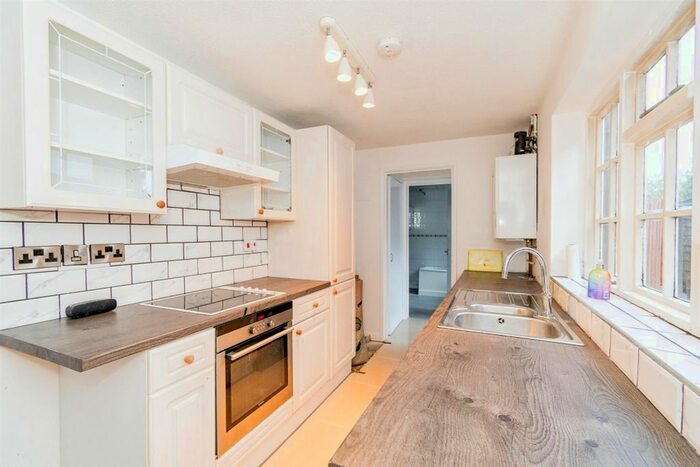 2 Bedroom Property To Rent In Ivy Road, Southampton, SO17