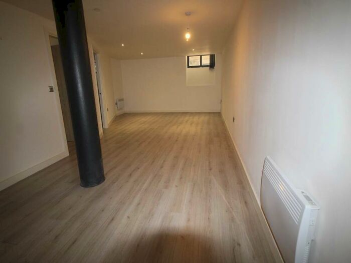 2 Bedroom House To Rent In Conditioning House, BD1