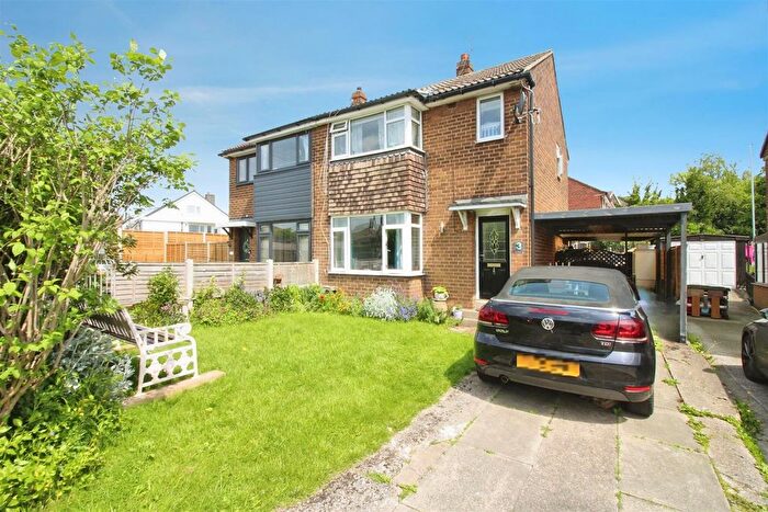 3 Bedroom Semi-Detached House For Sale In Medway Avenue, Garforth, Leeds, LS25