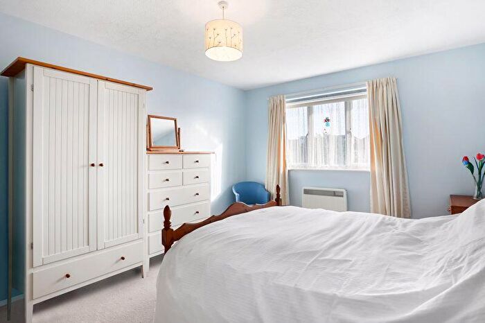 1 Bedroom Flat For Sale In Elm Road, New Malden, KT3