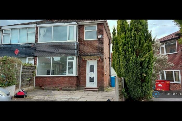 3 Bedroom Semi-Detached House To Rent In Monica Avenue, Manchester, M8