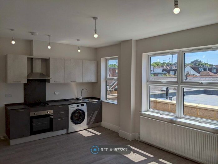 3 Bedroom Flat To Rent In Alexandra Park Road, Muswell Hill, N10