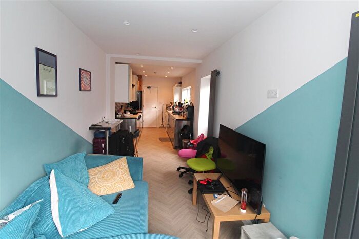 5 Bedroom Property To Rent In Daniel Street, Cathays, Cardiff, CF24