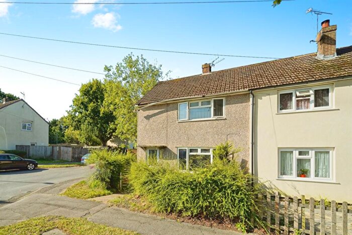 2 Bedroom End Of Terrace House For Sale In Beckett Lane, Crawley, RH11