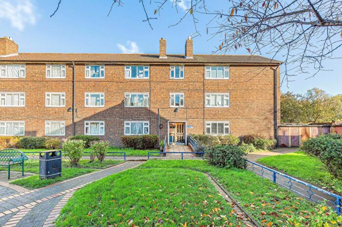 2 Bedroom Flat For Sale In Florence Road, Ronaldshay Florence Road, N4