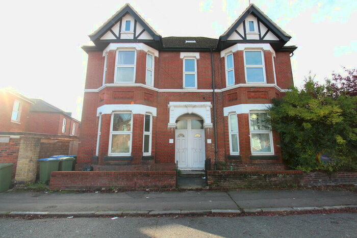 3 Bedroom Maisonette To Rent In Portswood Avenue, Southampton, SO17