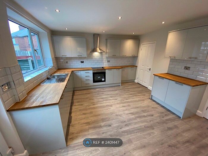 3 Bedroom Semi-Detached House To Rent In Park Avenue, Royston, Barnsley, S71