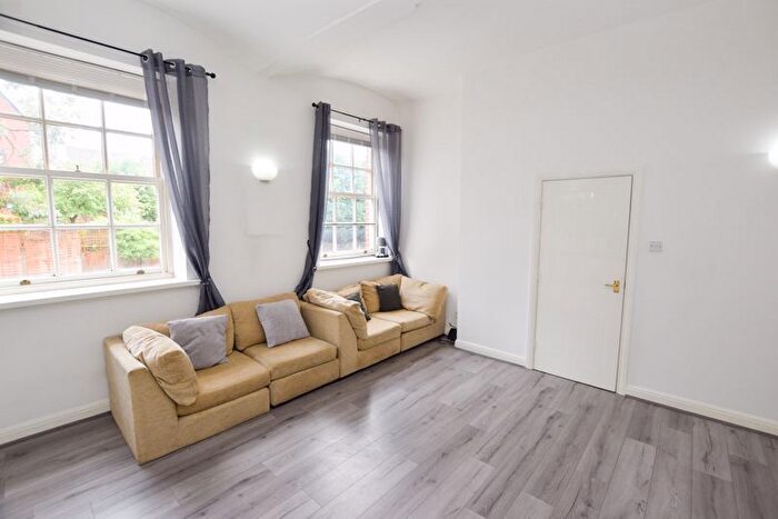 1 Bedroom Flat To Rent In Spring Bank Court, Manor Road, Woodley, SK6