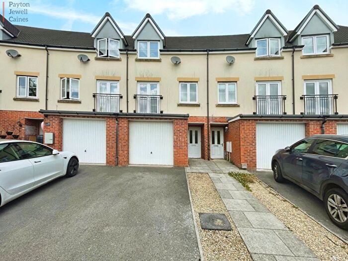 4 Bedroom Terraced House For Sale In Wood Green, Bridgend, Bridgend County., CF31