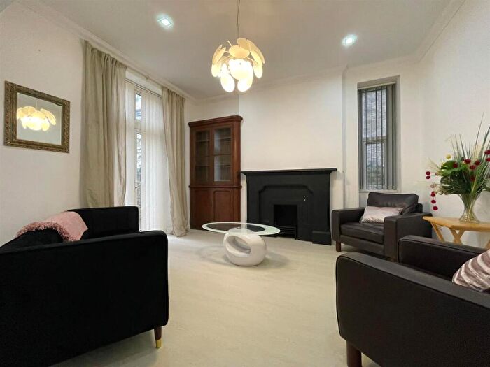 1 Bedroom Apartment To Rent In Richmond Road, Cardiff, CF24