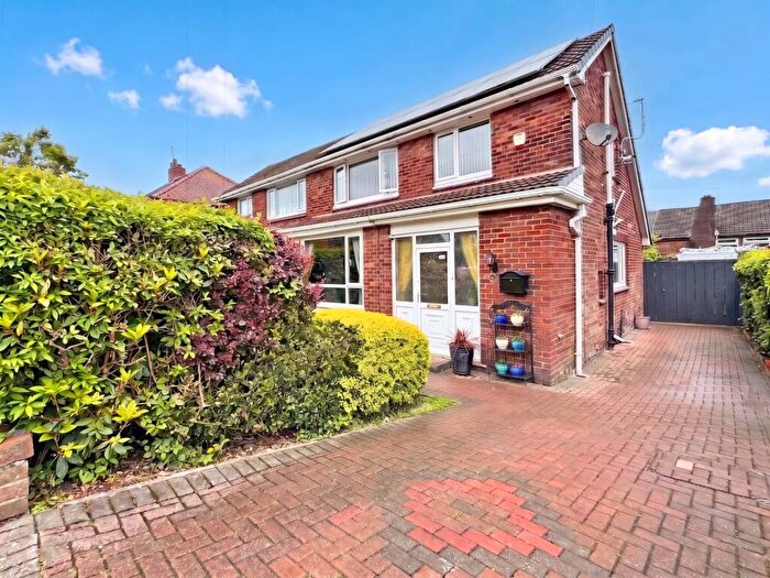 3 Bedroom Semi Detached House For Sale In Edward Road, Shaw, OL2
