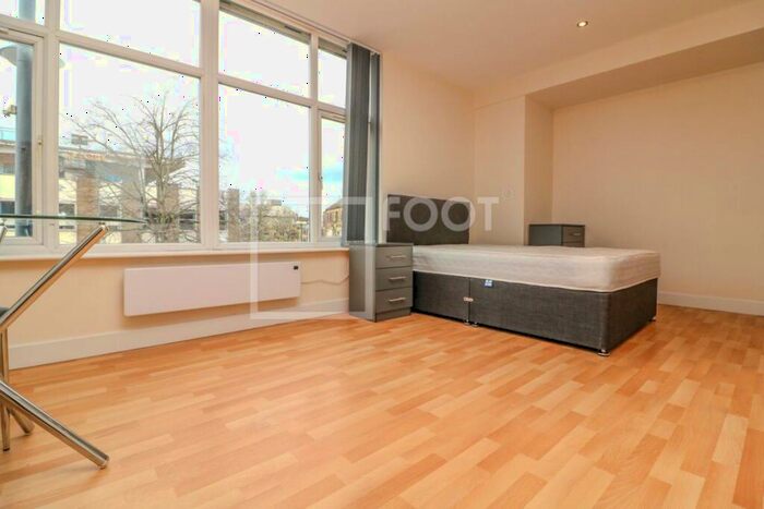 Flat To Rent In Rawson Quarters, James Street, BD1