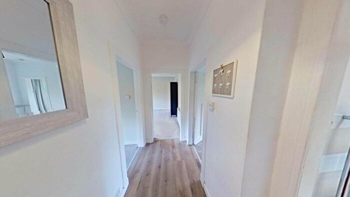 3 Bedroom Flat To Rent In Penrith Drive, Glasgow, G12