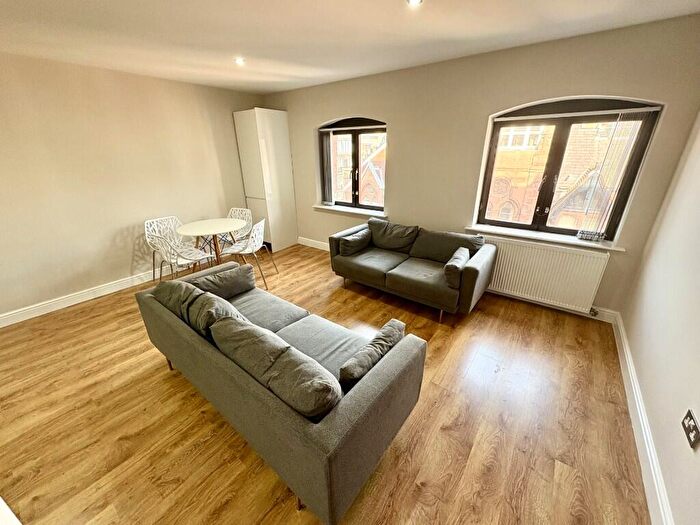 3 Bedroom Flat To Rent In Dale Street, Liverpool, Merseyside, L2