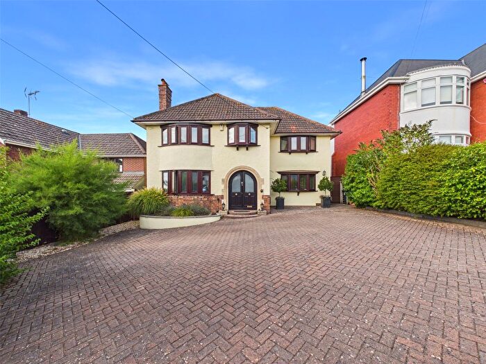 4 Bedroom Detached House For Sale In Purn Road, Weston-Super-Mare, North Somerset, BS24